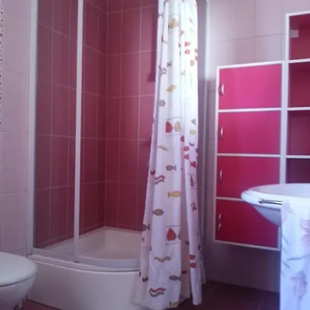 Rooms Emilio Gostinjska kuća *